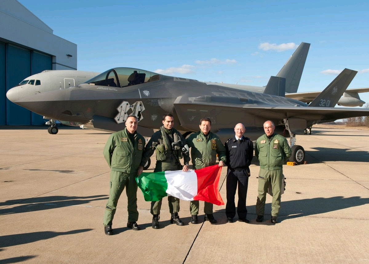 Ngân sách khó khăn, Italia kéo dài hợp đồng mua F-35

